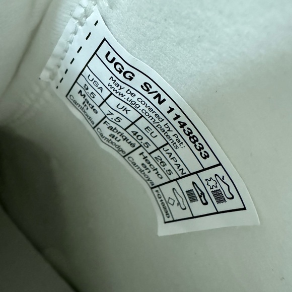 UGG Lug Platform Lace-Up Combat Boot Women’s size 9.5 - Picture 7 of 11